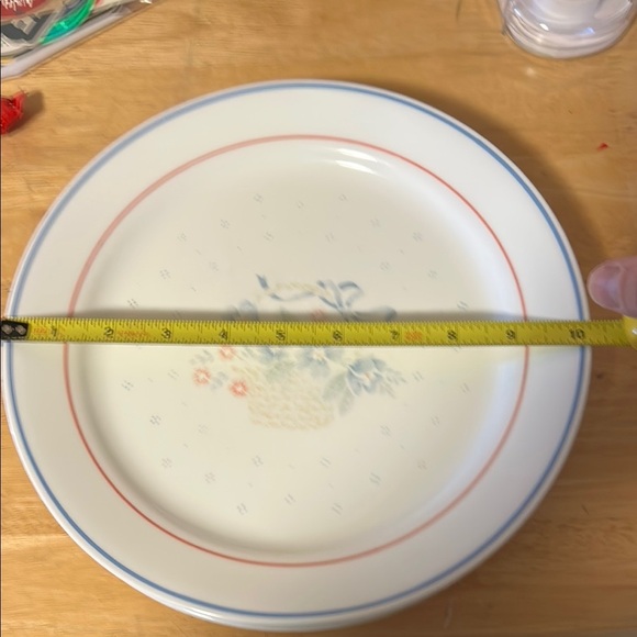 Corning - Corelle - Contry Cornflower, Dinner Plate - Blue Flower, Tan Basket - Picture 2 of 4